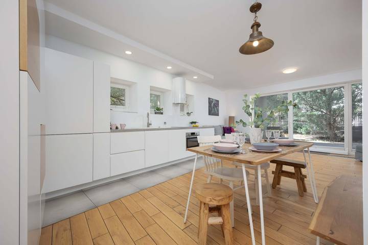 Entire apartment, Two-level Apartment for 8 Persons | Parking and Terrace in Warsaw Śródmieście, Warsaw