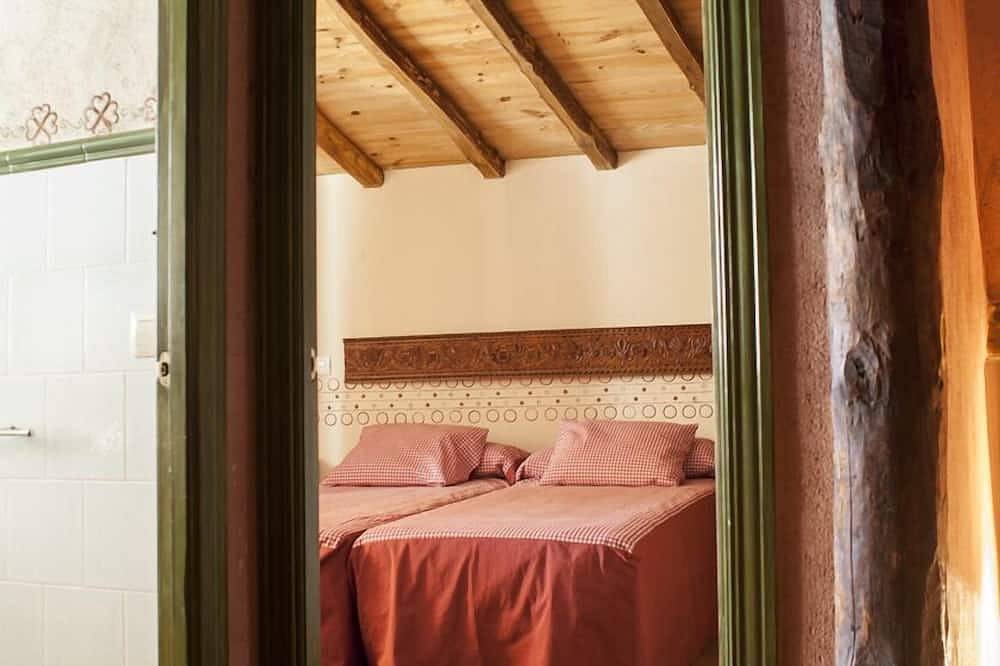 Ideal For Groups Of 6/8 People, 3 Bedrooms in Pinofranqueado, Cáceres Region