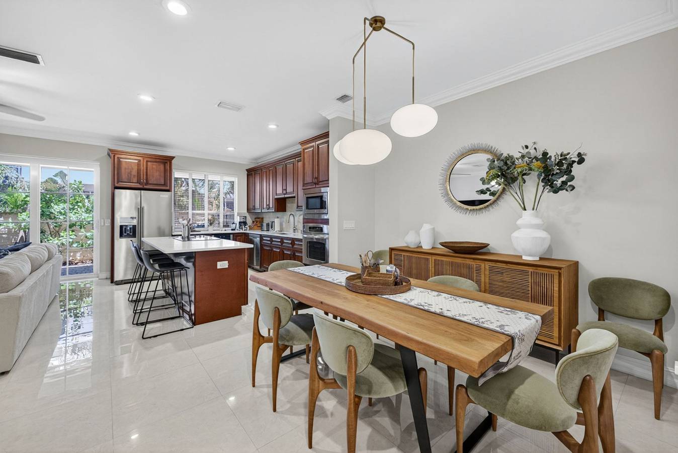 Luxury Townhouse – Steps from The Beach in Pompano Beach, Broward County