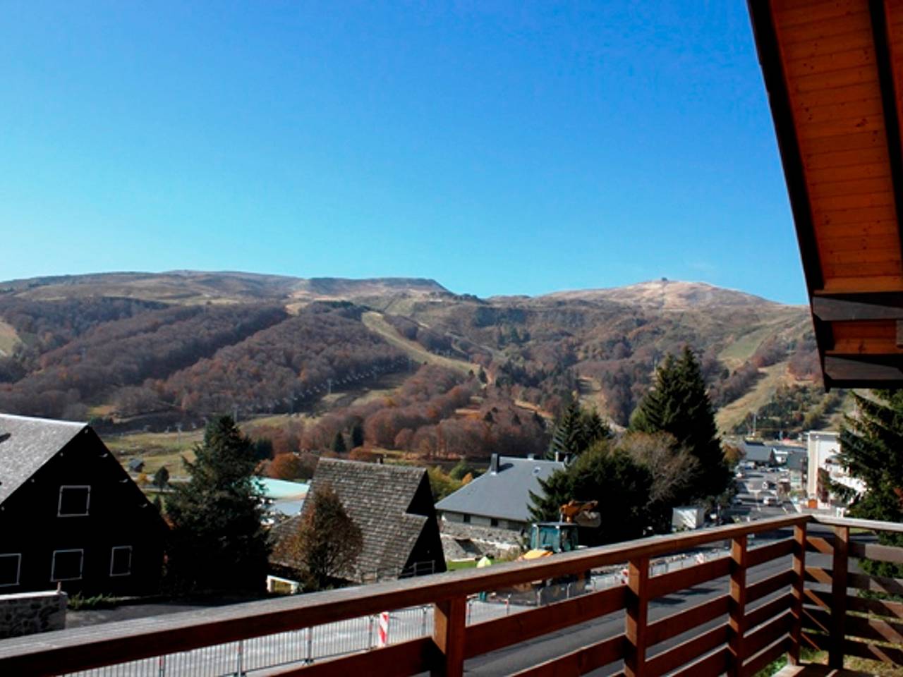 Einzigartiges Chalet nahe Pisten, 9 Pers., originale Kunstwerke in Super Besse, Besse-et-Saint-Anastaise