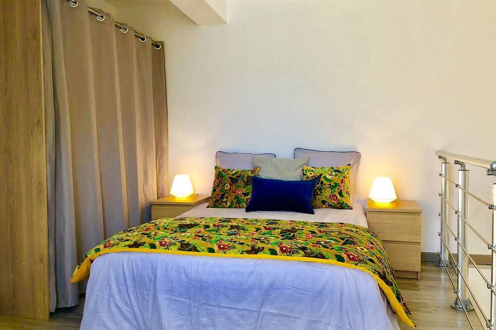 Entire apartment, Beautiful duplex, air-conditioned, panoramic lake view, quality fittings, close to town center in Aix-les-Bains, Chambéry region