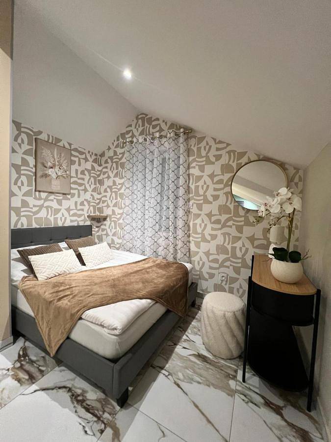 Gîte pour 2 personnes, avec Jacuzzi et Terrasse à Pruniers-en-Sologne - 2