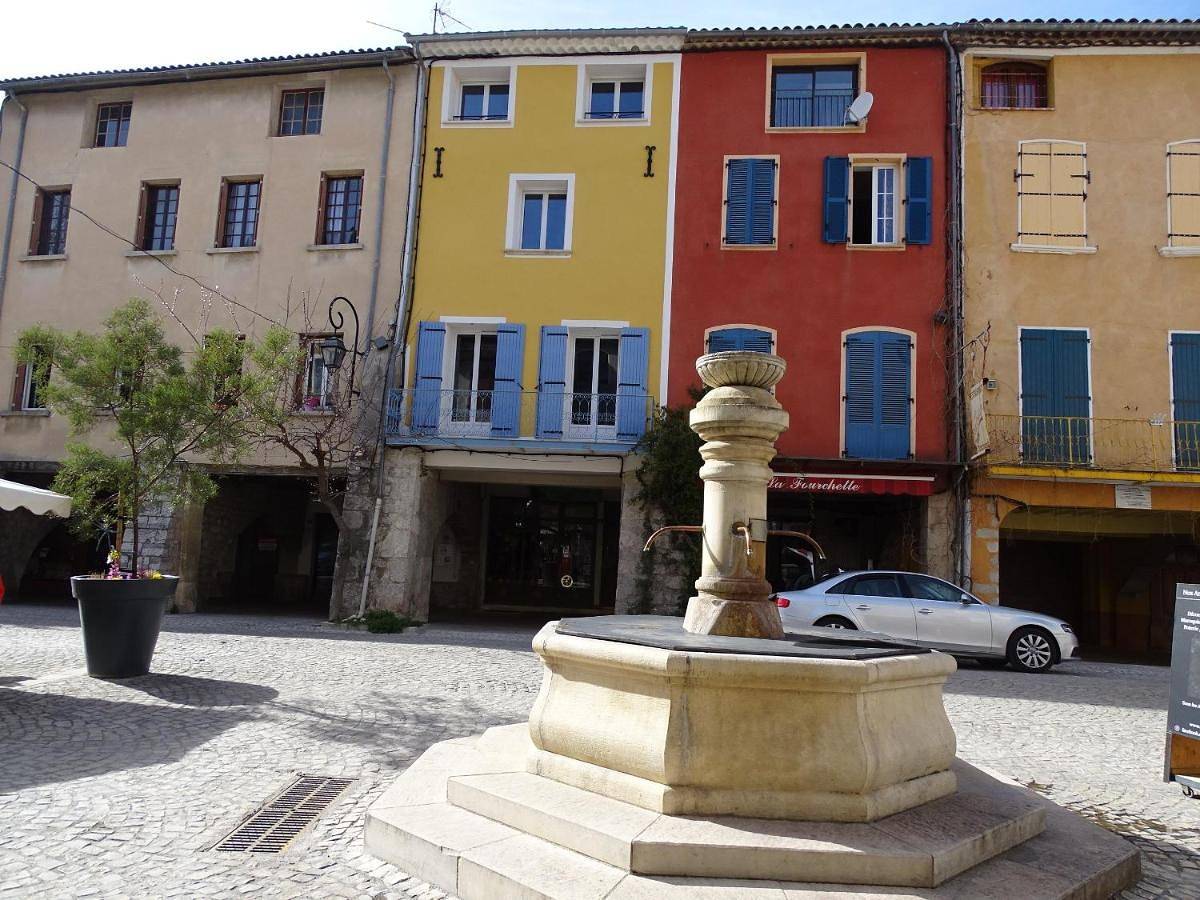 Appartement entier, Two-Bedroom Apartment in Buis-les-Baronnies, Région de nyons