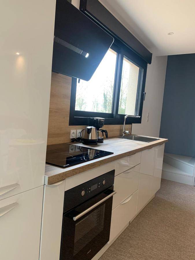 Gîte pour 2 personnes, avec vue et terrasse à Villette-sur-Ain