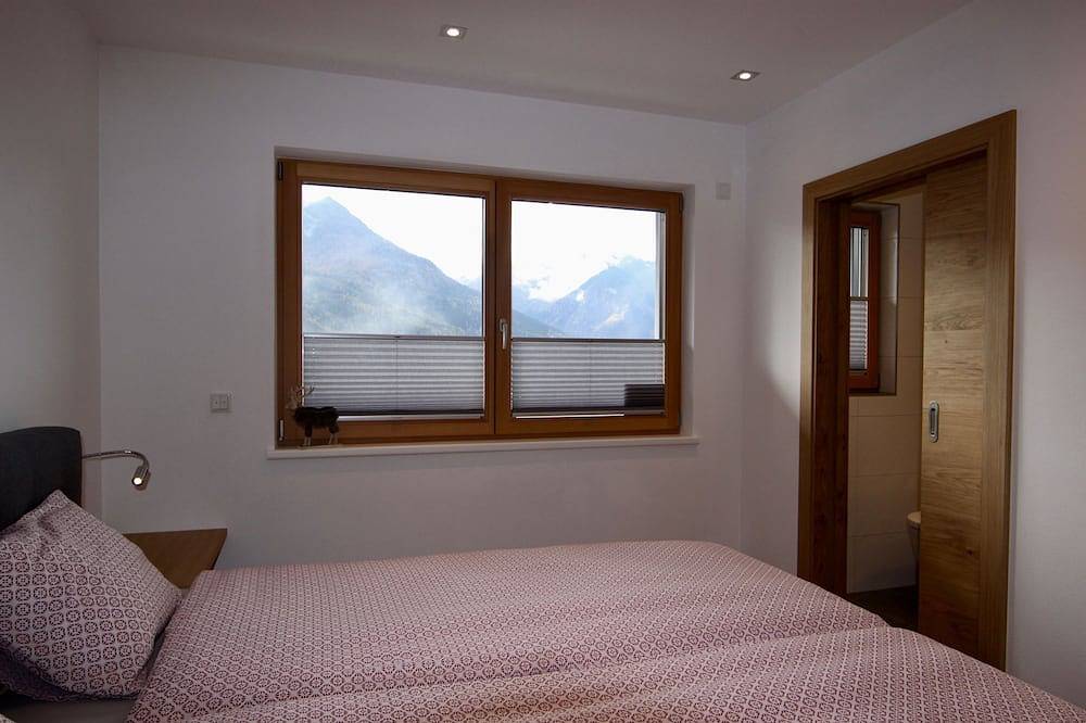 Luxus Ferienhaus in Bramberg (12p) in sonnige Lage mit traumhaften Aussichten in Bramberg am Wildkogel, Pinzgau