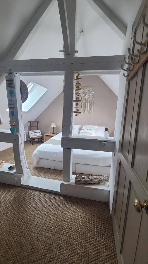 Location de vacances pour 2 personnes, avec vue ainsi que terrasse et jardin à Le Ferré - 3