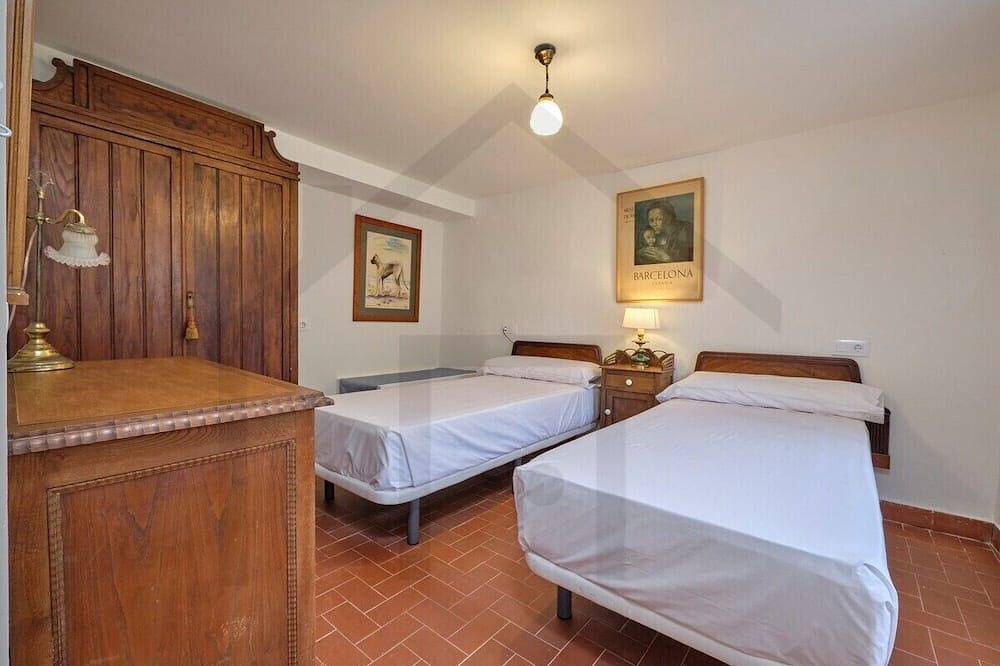 Entire apartment, Casona del Sol El Retorno Ii in Lastres, Colunga