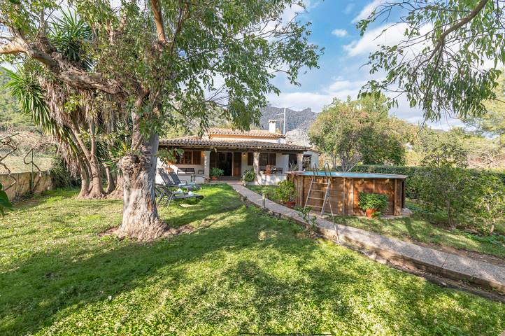 Finca mit Pool für 4 Personen, mit Terrasse in Pollença