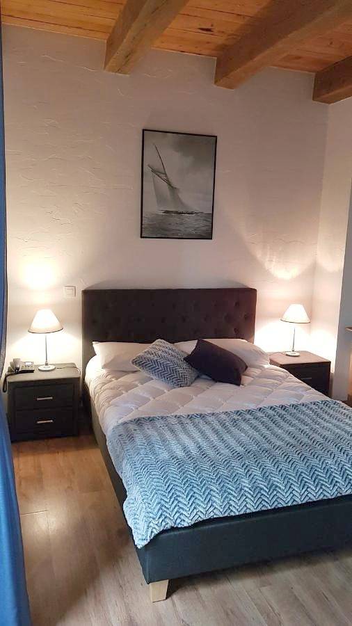 Hôtel pour 2 personnes, avec jardin ainsi que vue et terrasse dans Charette