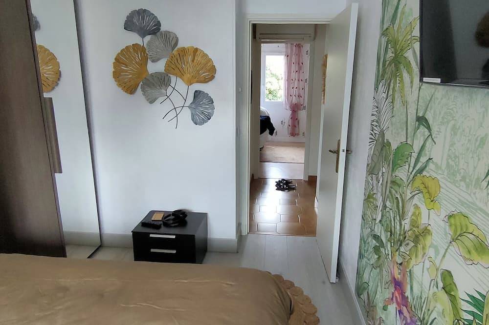 Divine Roujan Sunny Lodge. Piscine Privée, Climatisation, Wifi, Jardin, 6 Person in Roujan, Béziers region