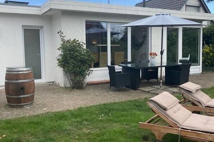 Ferienhaus für 7 Personen, mit Garten und Pool, mit Haustier in Grömitz