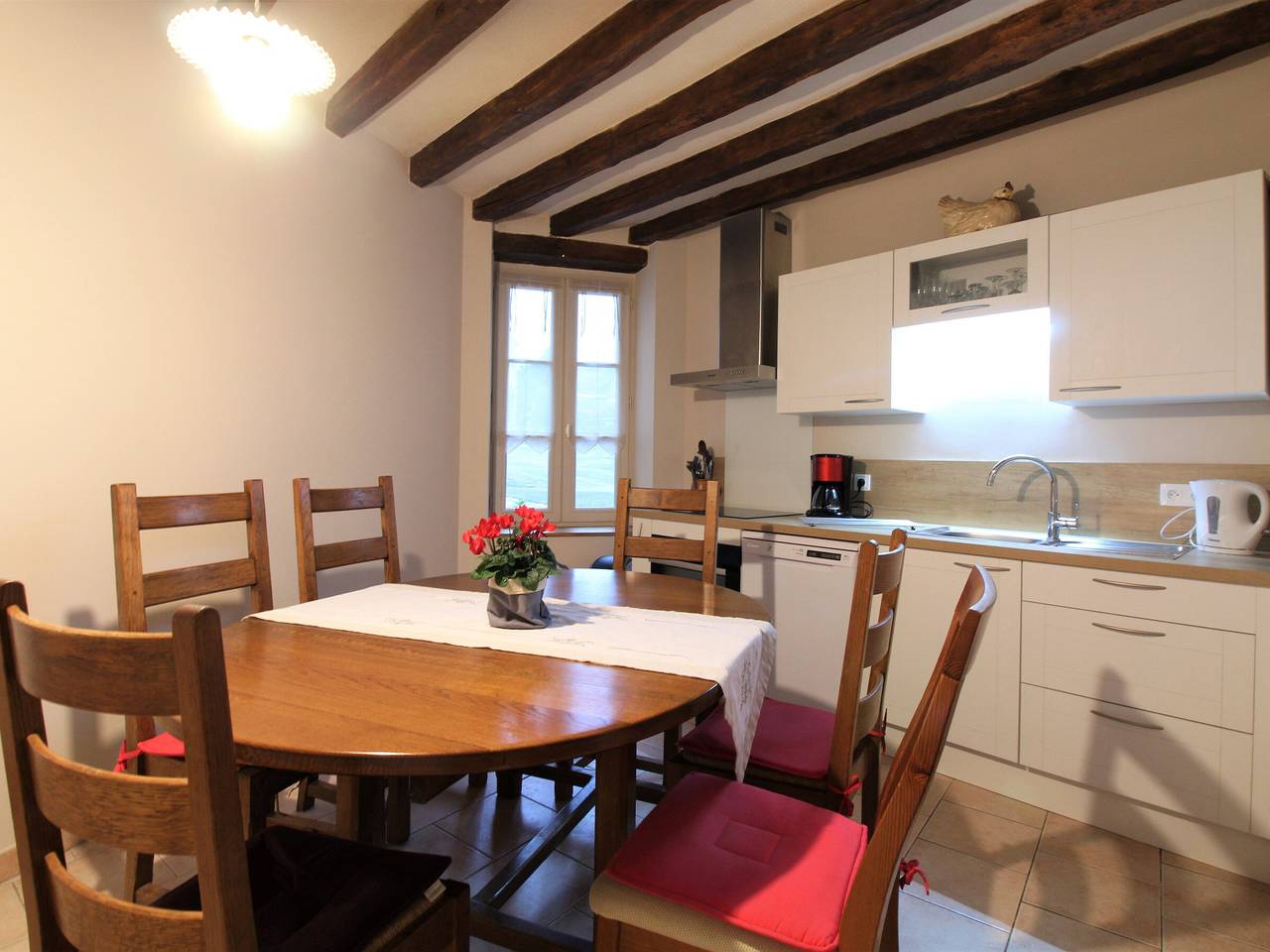 Charmante maison de bourg près d'Angers, 4 chambres, terrasse, activités proximité, idéale famille et amis in Baugé-en-Anjou, Loire-Tal