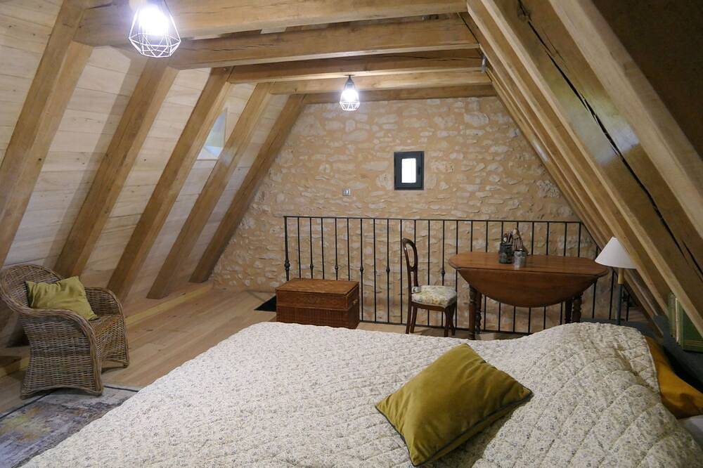 Ancienne Périgourdine  au cœur du Périgord Noir. Maison D'Hotes pour 2 personnes in Campagne (homonymie), Périgord Noir