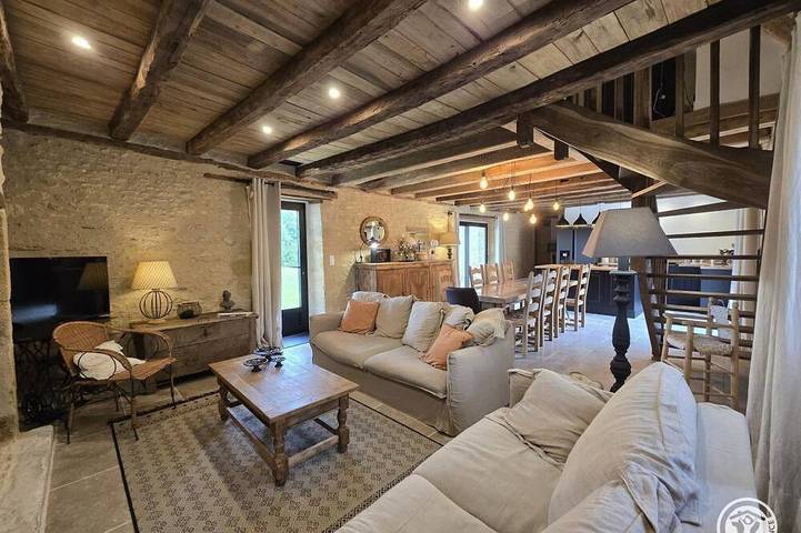 Maison de vacances pour 10 personnes, avec Terrasse et Jardin à La Chapelle-Aubareil