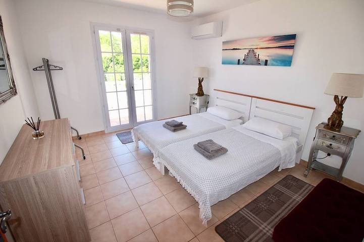 Location de vacances pour 8 personnes, avec terrasse à Les Arcs (Var) - 2