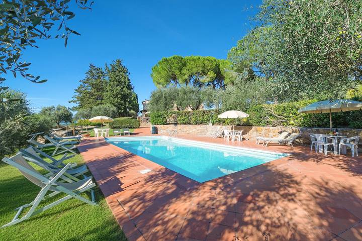 Appartamento per 4 persone, con Giardino e Piscina a Castelfiorentino