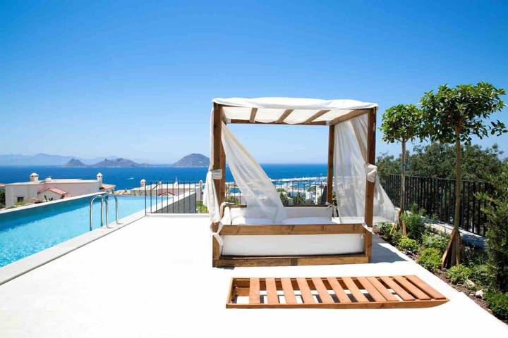 Villa pour 14 personnes, avec piscine et jardin, adapté aux familles à Bodrum - 2