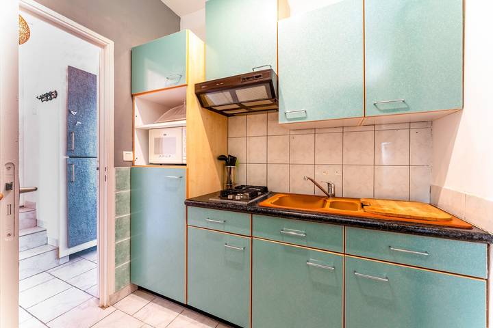 Entire studio, Apartment 'Villabrix Near Uzès' with Wi-Fi in Vallabrix, Nimes region