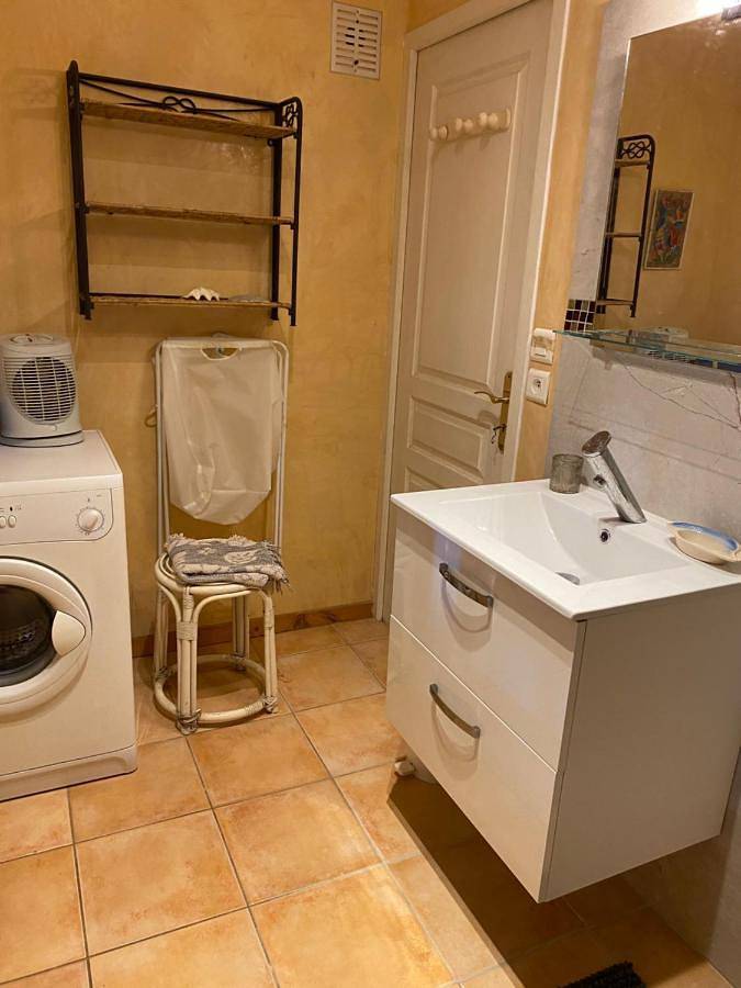 Location de vacances pour 2 personnes, avec piscine ainsi que jardin et vue à Beaumes-de-Venise - 2