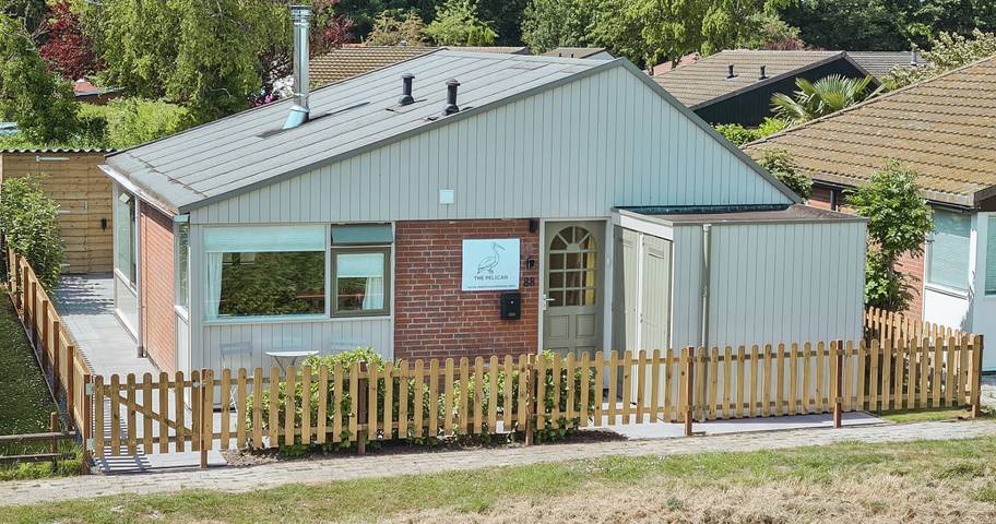 Location de vacances pour 4 personnes, avec terrasse et jardin dans Warmenhuizen