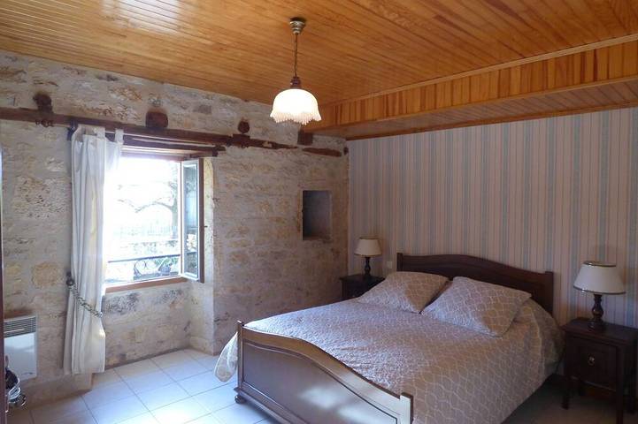 Location de vacances pour 10 personnes, avec piscine et jardin à Salignac-Eyvigues - 2