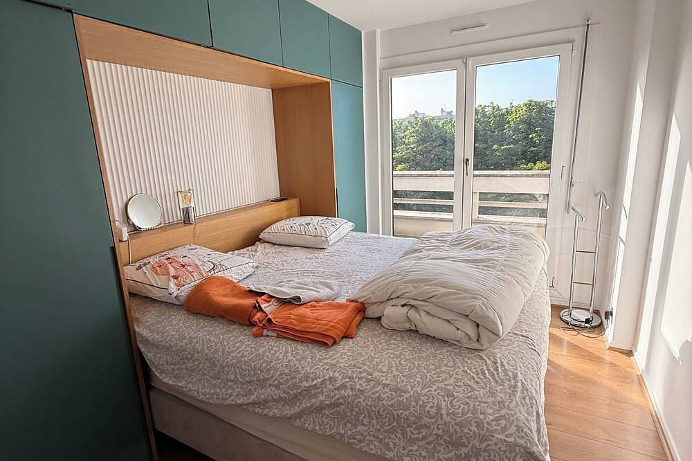 Ganze Wohnung, Duplex Levallois with large terrace at the foot of the metro, 20 minutes from central Paris in Levallois-Perret, Hauts-de-Seine