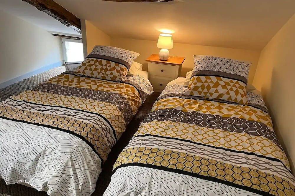 2 Bedroom Holiday Cottage with Pool in Laguépie, Tarn-et-Garonne