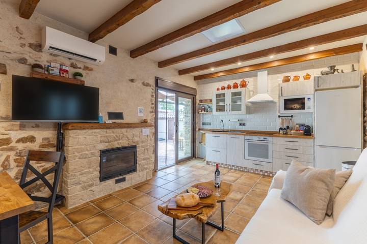 Ganze Wohnung, Ferienwohnung 'El Rincon De San Juan' mit privatem Pool, Wi-Fi und Klimaanlage in Marjaliza, Toledo Provinz