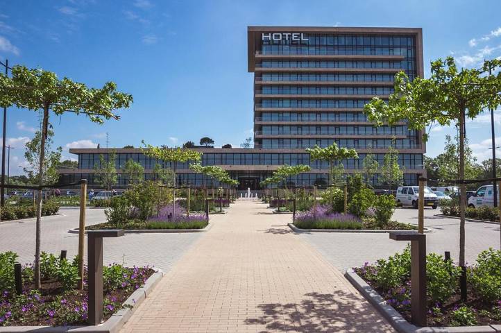 Hotel für 2 Personen, mit Balkon und Terrasse sowie Garten und Pool