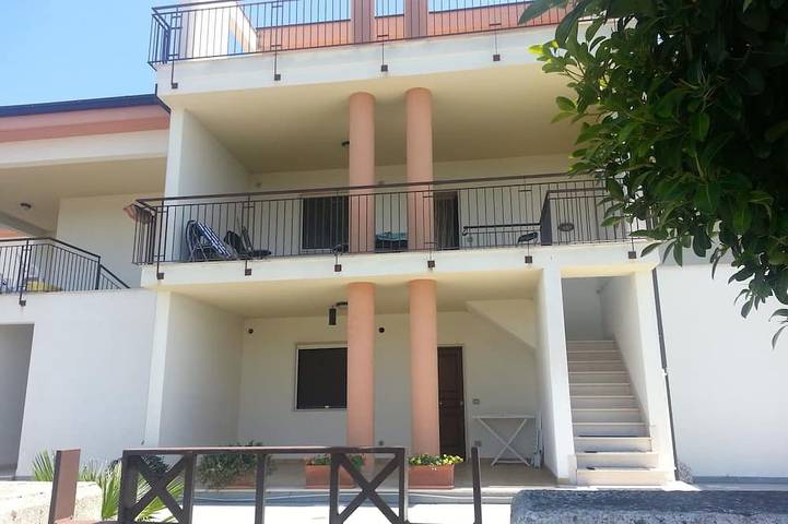 Appartamento per 6 persone, con piscina e balcone a Marina di Ginosa