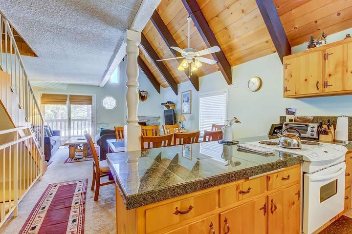 Vacation apartment for 8 people, with hot tub and sauna in Mammoth Mountain