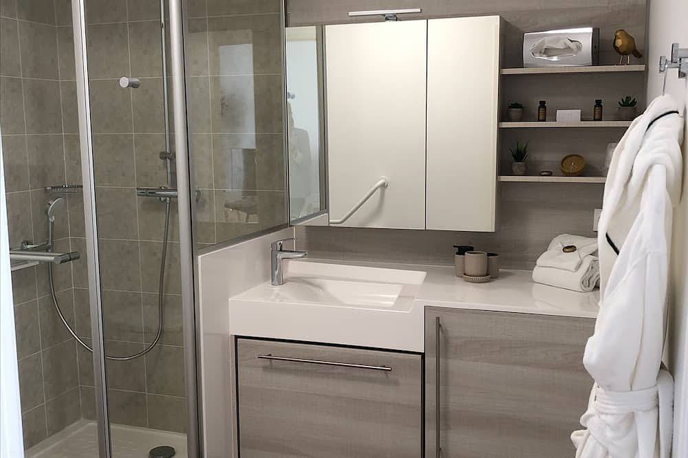 Appartement entier, Appartement T2 avec chambre et salle de bain in Gleizé, Beaujolais