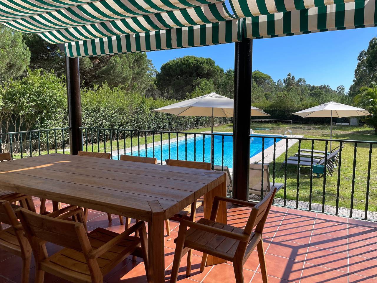 Casa de Campo 'Casa dos Pinheiros' com Piscina Privada, Wi-Fi e Ar Condicionado in Costa Alentejana