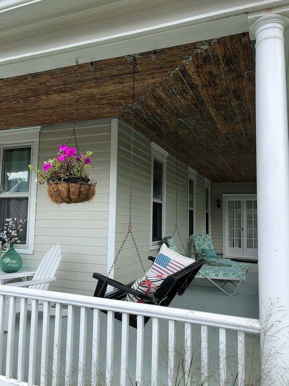 Vacation rental for 12 people, with yard in Annapolis