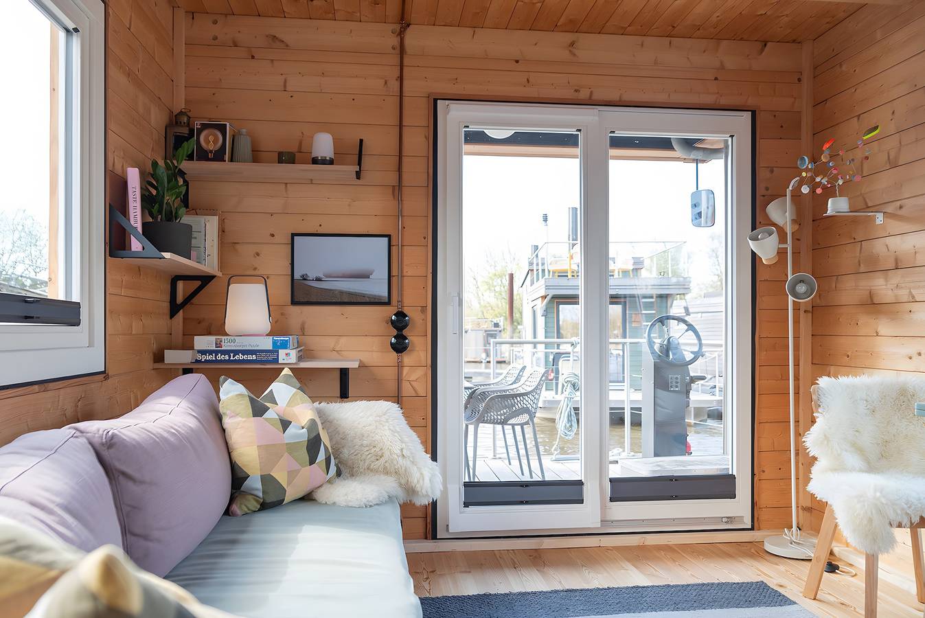 Vakantiehuis 'Besonderes Tiny Hausboot Marianne' met privé terras en Wi-Fi, foto 8