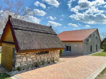 Gîte pour 4 personnes, avec jardin à Szigliget