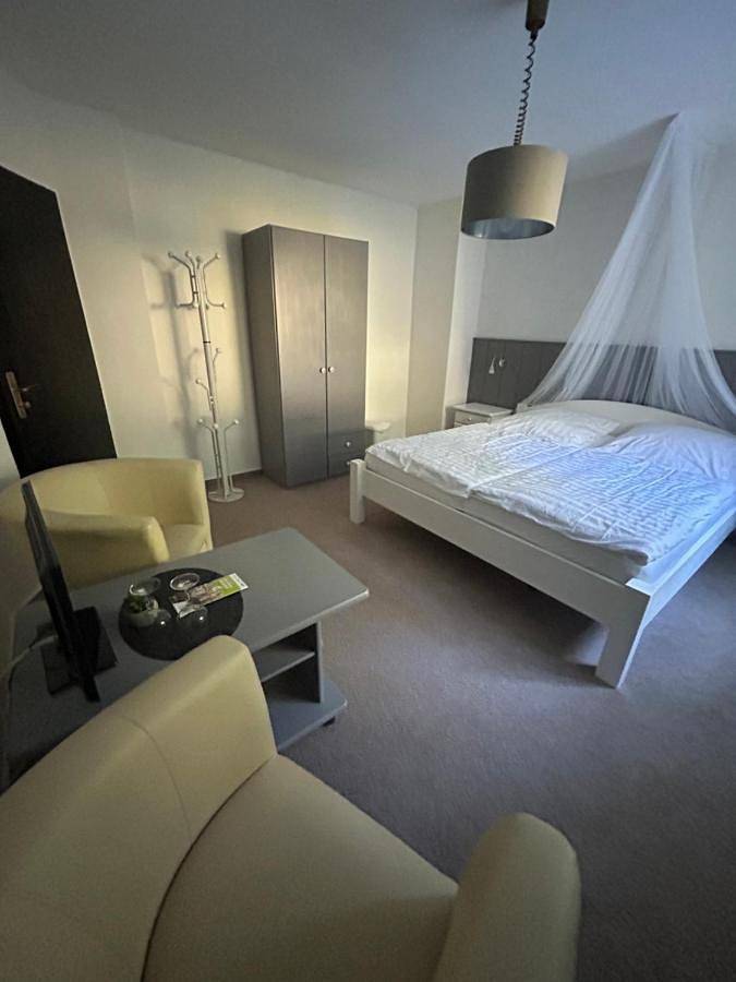 Hotel, mit Garten und Ausblick in Stützerbach