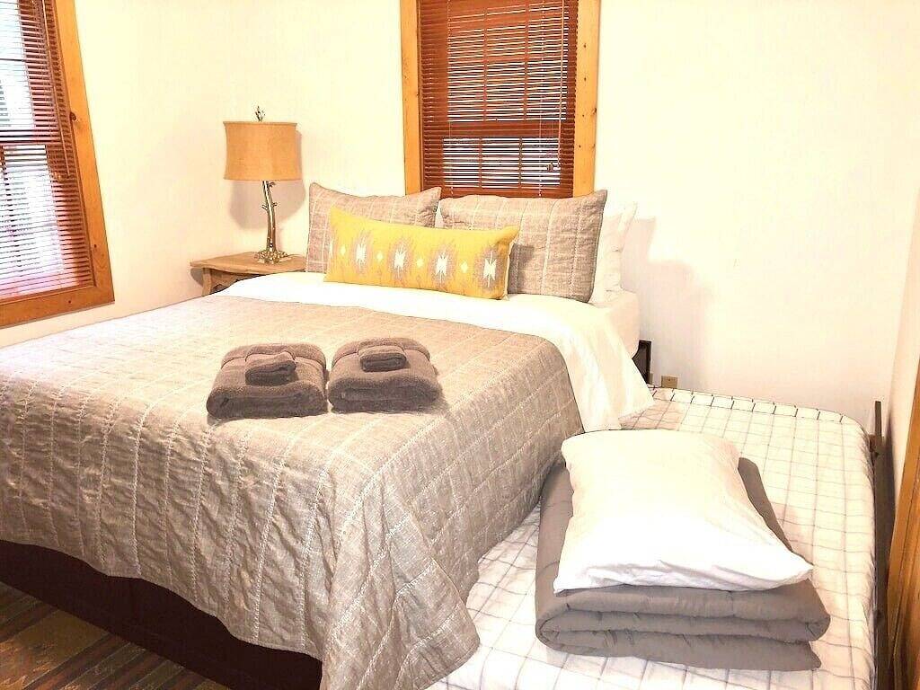 Wooded Retreat in Michiana Shores in Michigan City, LaPorte County