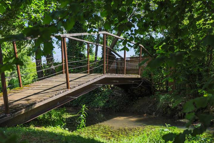 Location de vacances pour 12 personnes, avec piscine et jardin ainsi que terrasse et vue à Montbellet - 3