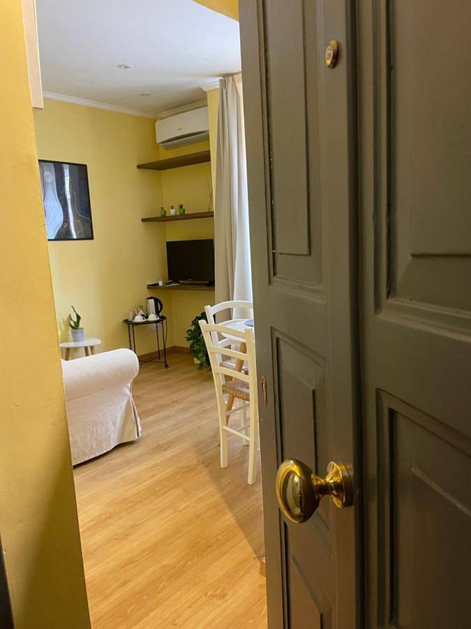 Albergo a gestione familiare per 2 persone, con panorama e balcone - 1