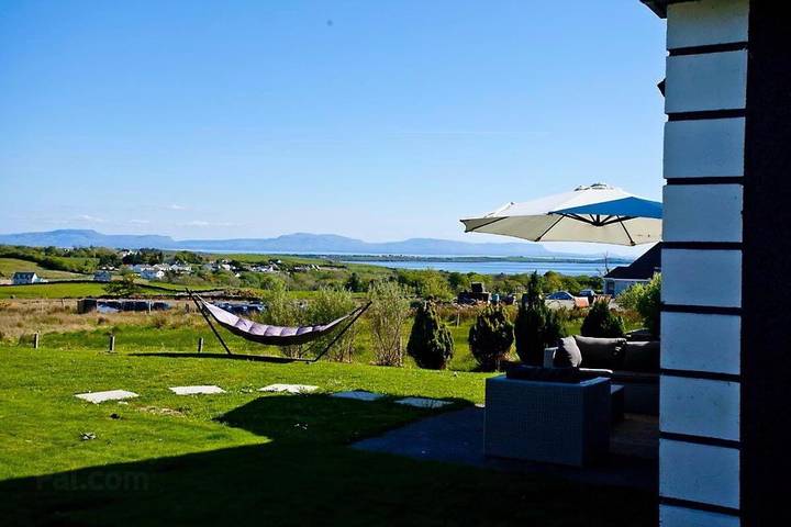 Holiday rental for 9 people, with Balcony and Terrace as well as Garden and Lake view in Donegal