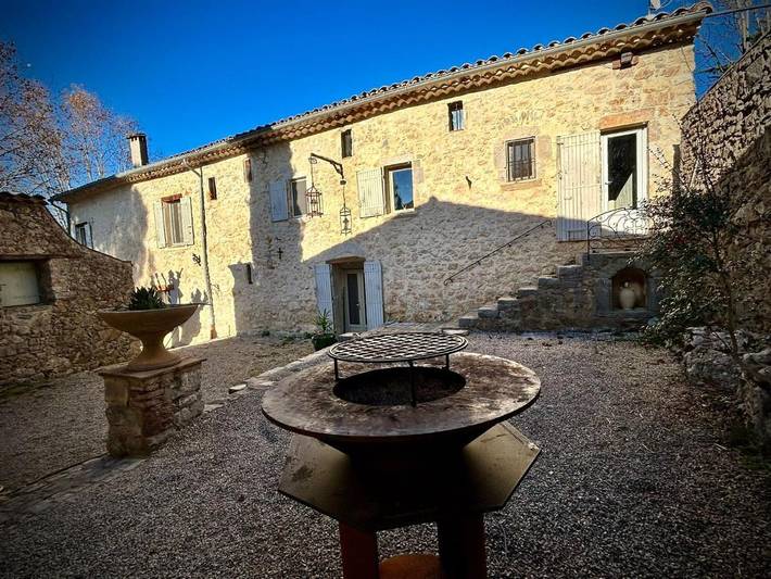 Location de vacances pour 10 personnes, avec jardin ainsi que vue et terrasse à Saint-Bauzille-de-Putois - 2