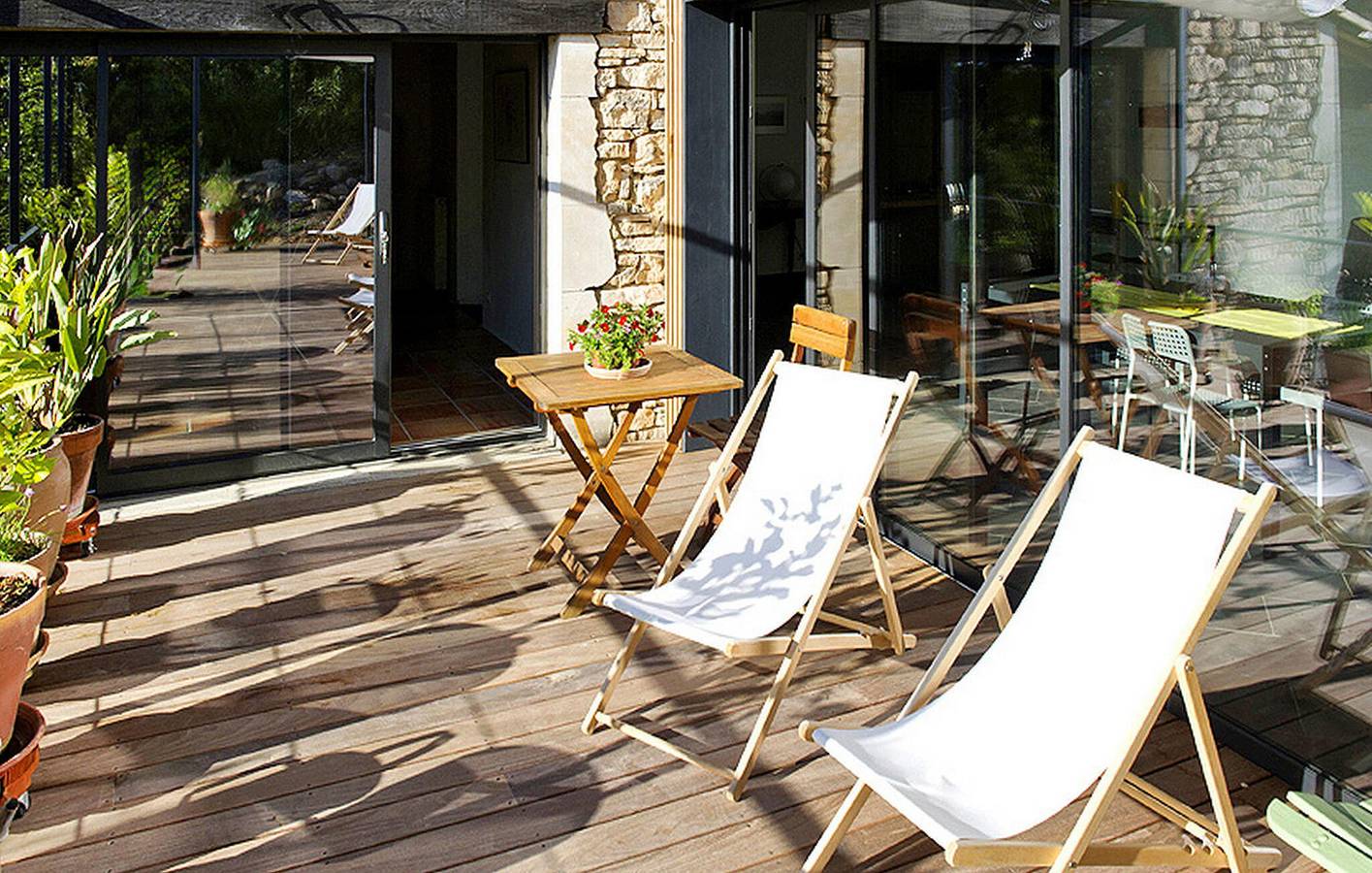 Appartement de luxe : Vue imprenable, piscine, proche de la plage in Issirac, Région de Nîmes