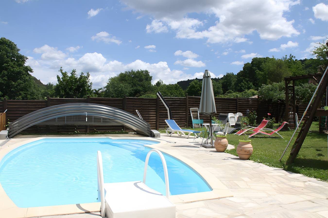 Casa de vacaciones 'Marion' con piscina compartida, terraza privada y Wi-Fi in Allemagne-en-Provence, Parc naturel régional du Verdon
