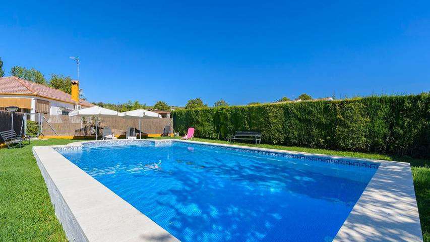 Chalet para 4 personas, con piscina y balcón/terraza - 1