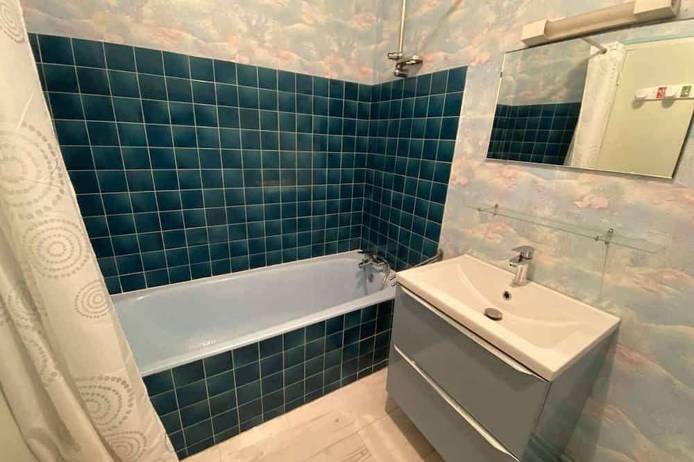 Ganze Wohnung, Large 2* apartment facing the large beach of Saint Cast, lovely sea view, 2 bedrooms, 4 bathrooms,... in Saint-Cast-le-Guildo, Dinan und Umgebung