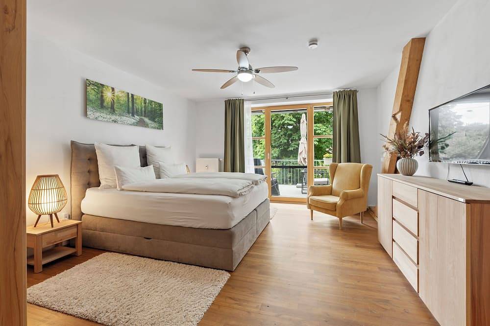 Ganze Wohnung, Fewo \"Brunnen\" 120 qm. Ruhige Lage - viel Natur  Balkon und Garten in Memmingen, Bayerisch Schwaben