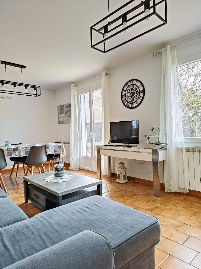 Location de vacances pour 6 personnes, avec vue et jardin à Thuir