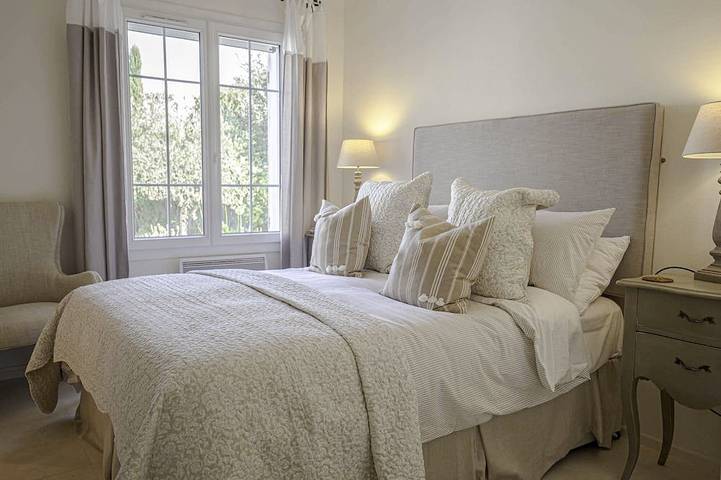 Location de vacances pour 4 personnes, avec jardin ainsi que jacuzzi et balcon à Cabrières-d'Avignon - 2