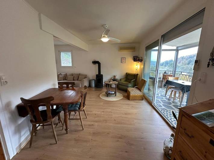 Location de vacances pour 4 personnes, avec terrasse ainsi que vue et jardin à Chamalières-sur-Loire - 2